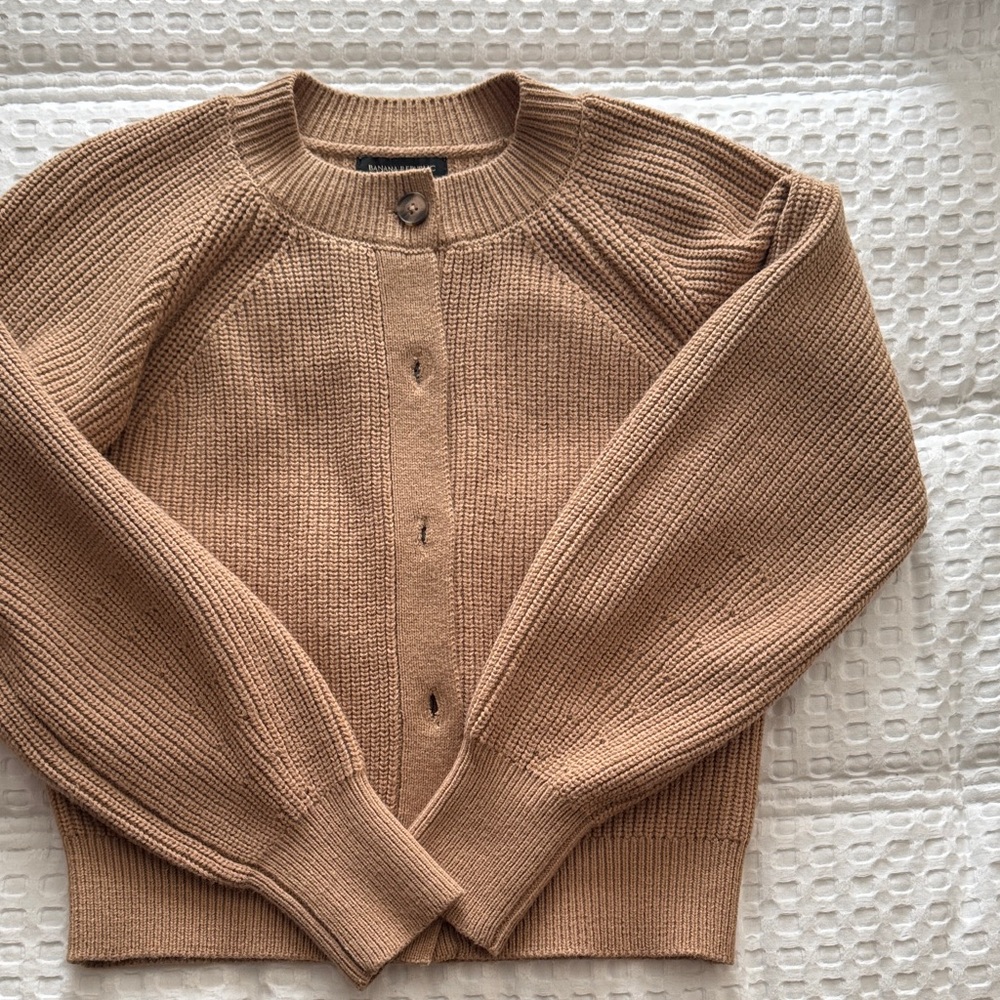 Banana Republic Camel-Tone Ribbed Crewneck Cardigan